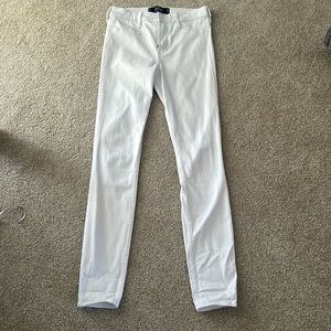 White, skinny/jeggings from Hollister! Size 25!